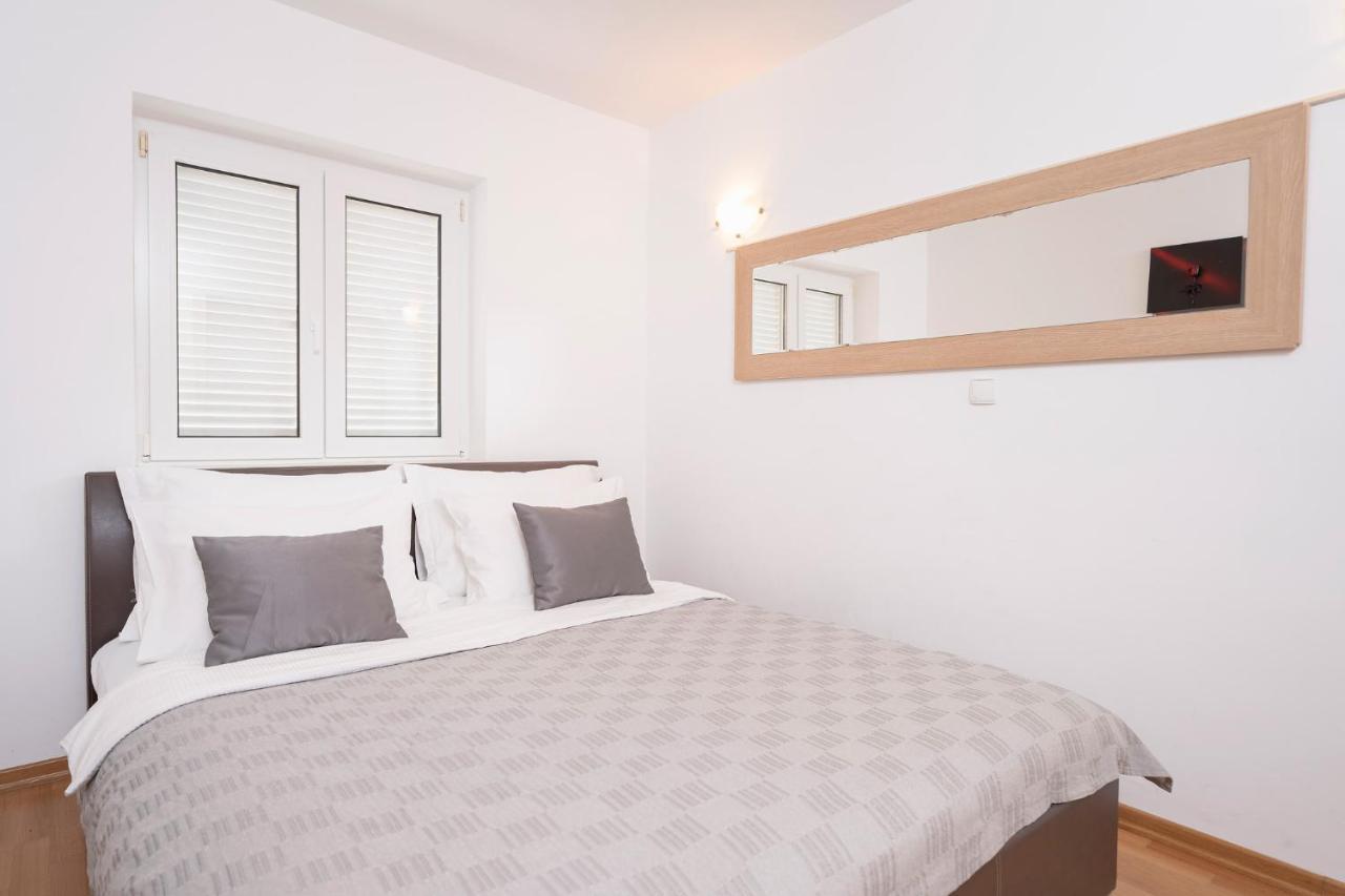 Villa Dalmatia Apartments Bol Kültér fotó